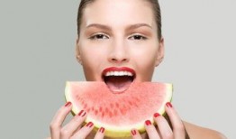 娱乐圈吃瓜美女是谁啊图片,她是谁？